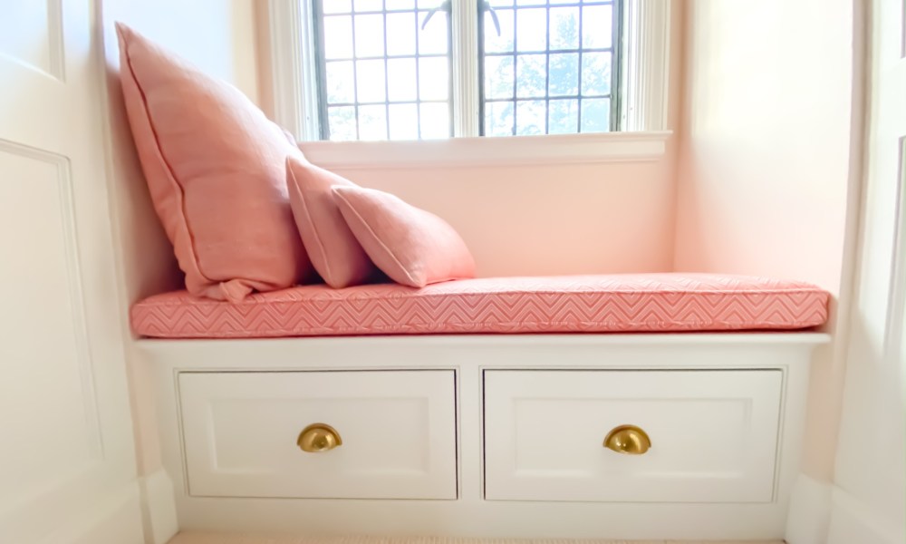 Home bench with drawers