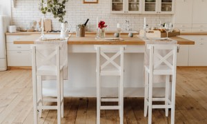 Kitchen island with stools