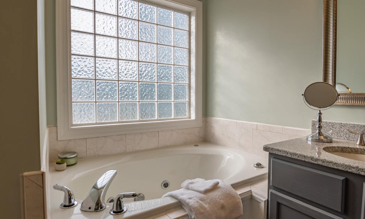 White ceramic bathtub