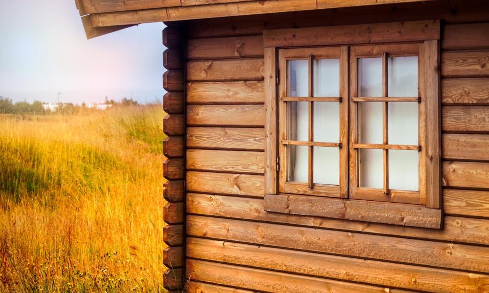 Cedar siding on a cabom