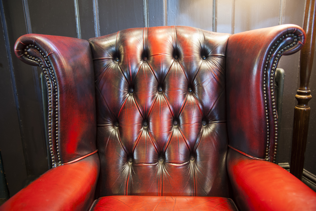 Wingback Chair Styles 4 Things You Should Know 21Oak   Leather Wingback 