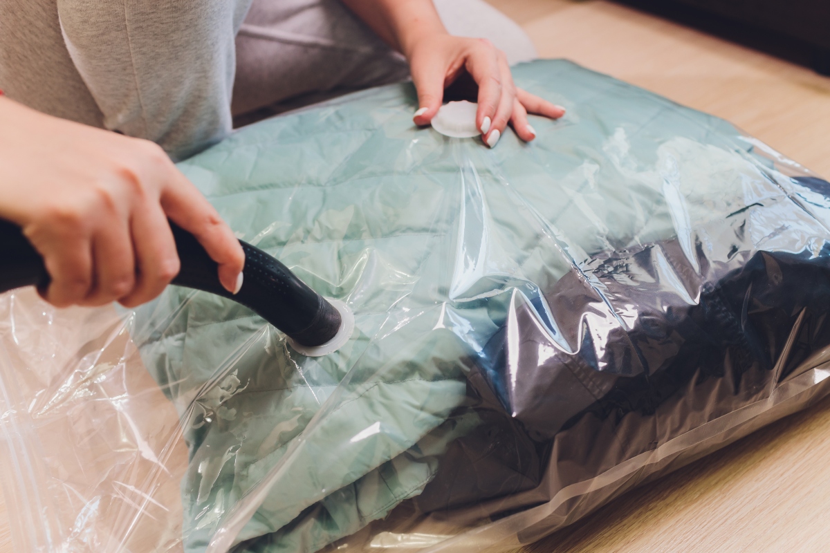 How to Vacuum Seal Clothing 
