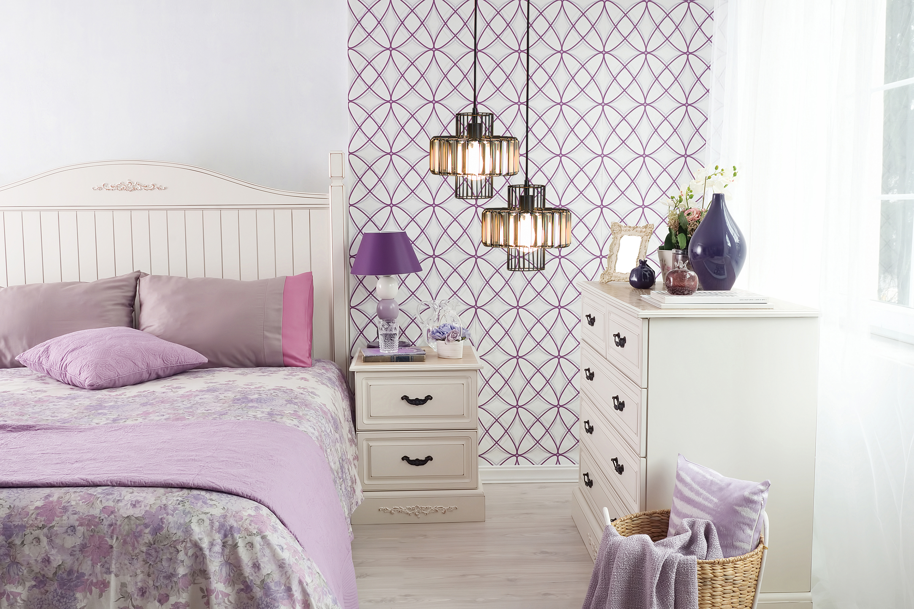 lilac wallpaper bedroom