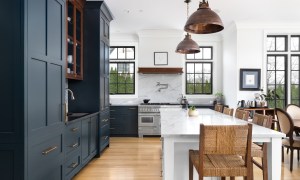 Navy blue farmhouse-style kitchen design