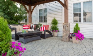 Paver patio with outdoor furniture