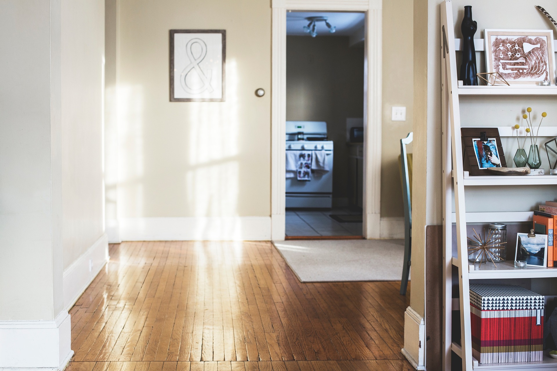 how to clean baseboards door 2593482 1920